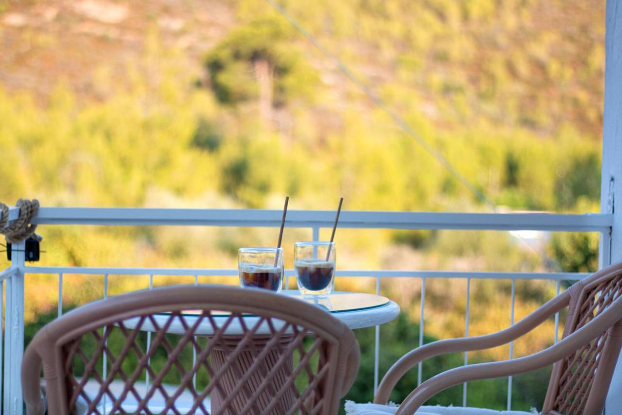 Summer Feel Suites Poros Town Dış mekan fotoğraf