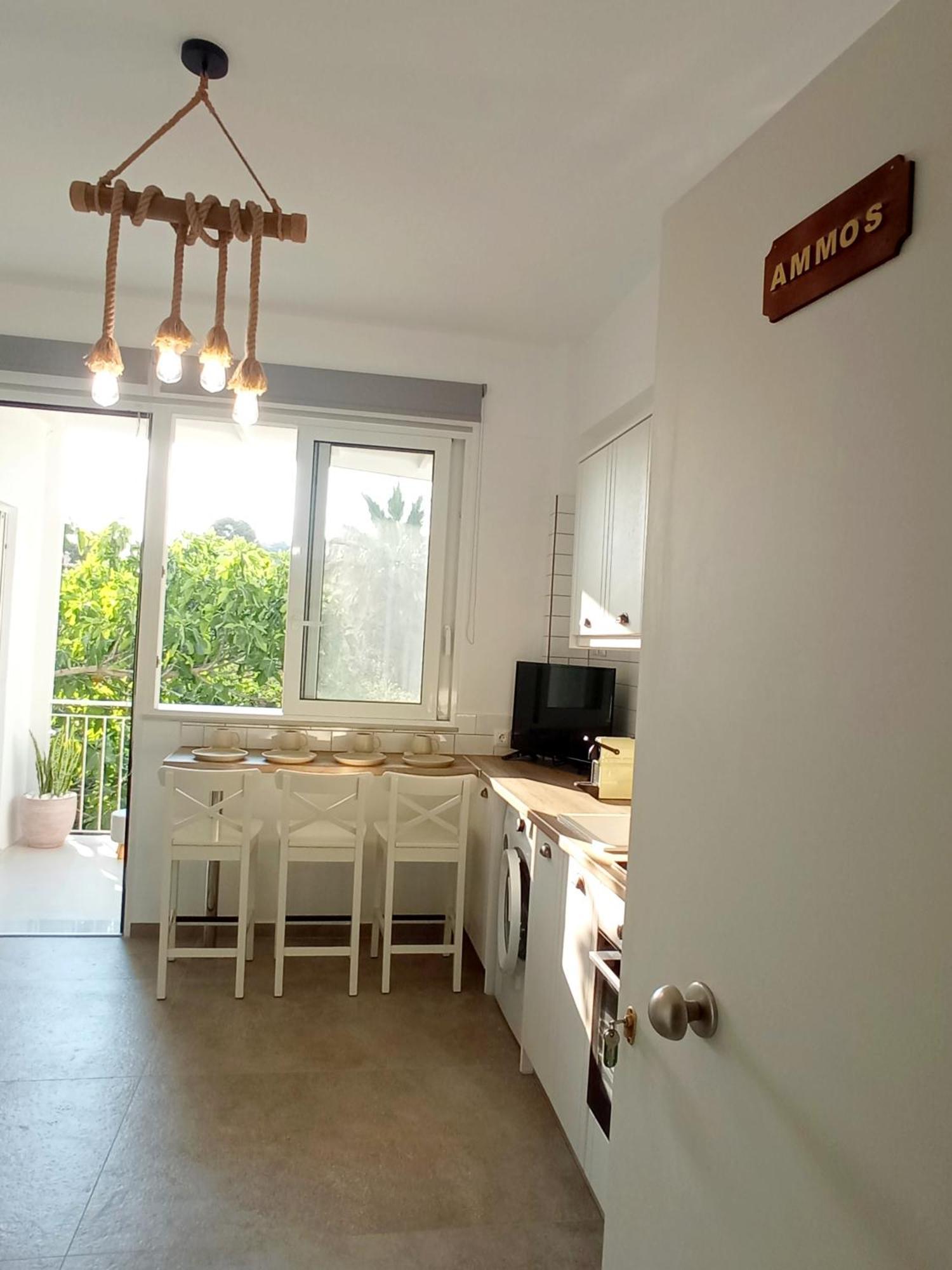 Summer Feel Suites Poros Town Dış mekan fotoğraf